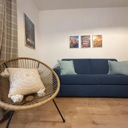 Melissa House - Reception Apartment